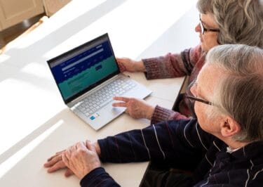 Seniorit digipalveluiden käyttäjinä