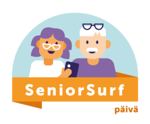 SeniorSurf-päivän logo oranssissa viirissä, yläpuolella kaksi seniori-ikäistä piirroshahmoa